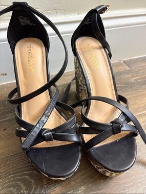 Shoe Dazzle Black Platform Sandals with Leopard-Print Wedge